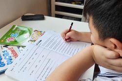 Cơn sốt học thêm ở Singapore và cái giá phía sau thành tích giáo dục hàng đầu