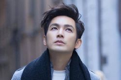 Diễn viên Chung Hán Lương tuổi 52 giữ phong độ nam thần, giấu kín chuyện đời tư