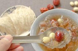 Yến sào được mệnh danh 'vàng trắng' nhưng dễ làm giả: 3 cách nhận biết hàng thật