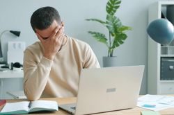 Bố vợ hứa cho tài sản chục tỷ, chàng rể chết lặng khi nghe điều kiện đi kèm