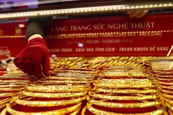 Lý do thu hồi văn bản yêu cầu DN vàng cung cấp tài khoản nhân viên, người thân