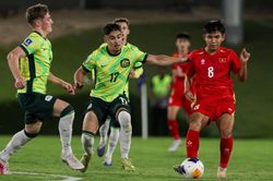 Việt Nam bất ngờ thua đậm Australia sau kỳ tích World Cup