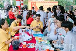 Hơn 200 lao động đăng k&yacute; việc l&agrave;m tại Ng&agrave;y hội việc l&agrave;m x&atilde; Cẩm Kh&ecirc;