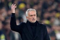 Benfica bất bại cả mùa giải cùng Jose Mourinho
