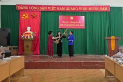 Giao lưu thơ Đường luật ca ngợi Bác Hồ và quê hương