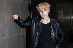 Sinh viên kiến trúc Ukraine về Việt Nam làm idol livestream