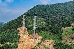 Sạt lở nham nhở, mái kè bỏ dở tại cột điện thuộc dự án 500kV Lào Cai - Vĩnh Yên