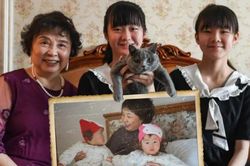 Cuộc sống hiện tại của người phụ nữ sinh đôi ở tuổi 60