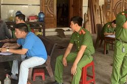 Vợ bàng hoàng phát hiện chồng tử vong với con dao trên ngực