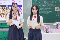Hai nữ sinh học chuyên Toán ra mắt sách kể chuyện tuổi teen