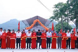 Người dân Bình Ca ở Tuyên Quang đón cây cầu mơ ước