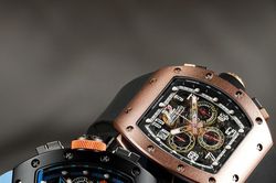 Những mẫu đồng hồ Chronograph Automatic đẳng cấp ở Đăng Quang Watch