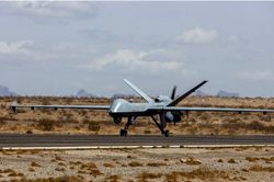 Nh&oacute;m Houthi bắn rơi UAV gi&aacute; h&agrave;ng chục triệu USD của Mỹ