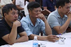 CSGT Hà Nội cho tài xế xem clip tai nạn, nhiều người 'giật mình'