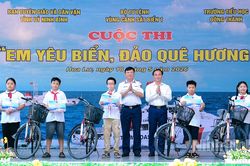 Cuộc thi 'Em yêu biển, đảo quê hương' tại Trường Tiểu học Đông Thành