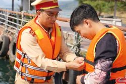 Giữ an toàn giao thông đường thủy mùa mưa lũ
