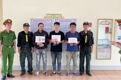 Đường dây sản xuất, tiêu thụ giấy tờ giả xuyên quốc gia đã được triệt xóa thế nào?