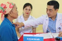 Y tế Nghệ An đưa chăm sóc sức khỏe đến bản làng xa
