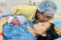Từ 1-1-2027, phụ nữ sinh đủ hai con trước 35 tuổi được tối thiểu 2 triệu đồng