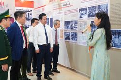 Huế trưng bày nhiều tư liệu về Quốc hội và quyền làm chủ của nhân dân
