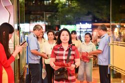 Nhiều cung bậc cảm xúc tại chương trình nghệ thuật 'Sáng mãi tên Người'
