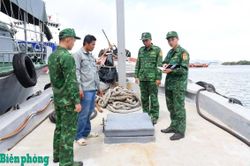 Hải đoàn Biên phòng 18 bắt vụ vận chuyển khoảng 10.000 lít dầu DO