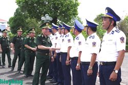 Tư lệnh Bộ đội Biên phòng thăm Bộ Tư lệnh Vùng Cảnh sát biển 4 và Bộ Tư lệnh Vùng 5 Hải quân
