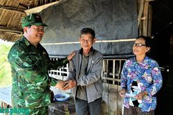 X&acirc;y dựng 'thế trận l&ograve;ng d&acirc;n' ở bi&ecirc;n giới An Giang