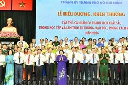 TP Hồ Chí Minh biểu dương các điển hình xuất sắc trong học tập, làm theo tư tưởng, đạo đức Hồ Chí Minh