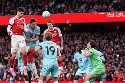 Kết quả b&oacute;ng đ&aacute; h&ocirc;m nay 19/5: Arsenal tiến s&aacute;t ng&ocirc;i v&ocirc; địch