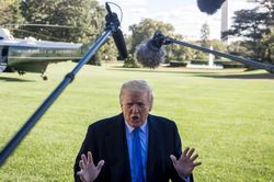 Mỹ lập quỹ bồi thường hơn 1,7 tỷ USD dành cho người ủng hộ ông Trump