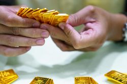 Phạt đến 50 triệu đồng nếu xuất cảnh khai báo không trung thực về vàng, tiền