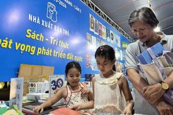 Ng&agrave;y hội văn h&oacute;a đọc Đ&agrave; Nẵng h&uacute;t phụ huynh đưa con đến với s&aacute;ch