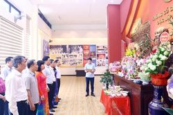 Lãnh đạo tỉnh Bắc Ninh dâng hương Chủ tịch Hồ Chí Minh