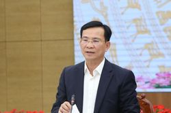 Chủ tịch UBND tỉnh L&acirc;m Đồng ph&ecirc; b&igrave;nh 54 x&atilde;, phường giải ng&acirc;n vốn thấp