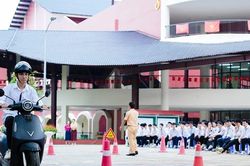 Hướng dẫn lái xe an toàn cho học sinh tại Trường THPT Trần Phú