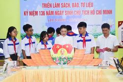 Nhiều hoạt động kỷ niệm 136 năm Ngày sinh Chủ tịch Hồ Chí Minh