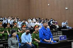 Cấp dưới của cựu Bộ trưởng Bộ Y tế khai 'mọi việc đều phải được lãnh đạo thông qua'