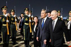 Trung Quốc trải thảm đỏ đón Tổng thống Nga Putin