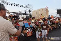 Đà Nẵng lần đầu tiên diễu hành ẩm thực 'Gánh vị Đà Nẵng'