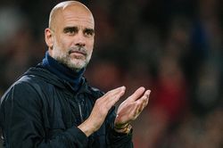 Man City mất chức vô địch, Pep Guardiola nổi giận nói về tương lai