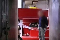 Có nhà tiền tỷ, ông lão 78 tuổi vẫn ngủ ở lối vào siêu thị vì sợ cô đơn