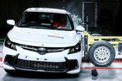 Xe Toyota gây sốc khi bị chấm điểm '0 sao' an toàn trong bài thử nghiệm va chạm