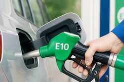Chủ xe đời cũ tâm tư khi thời điểm bắt buộc sử dụng xăng sinh học E10 đến gần