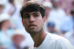 Carlos Alcaraz rút lui khỏi Wimbledon: Từ đỉnh cao đến nỗi lo