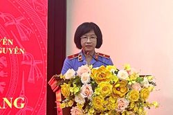 Trao tặng Huy hiệu 30 năm tuổi Đảng cho Viện trưởng VKSND tỉnh Thái Nguyên