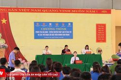 'Phi&ecirc;n t&ograve;a giả định' &ndash; Lớp học ph&aacute;p luật sinh động cho học sinh L&agrave;o Cai