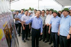 Phó Thủ tướng Thường trực Chính phủ Phạm Gia Túc kiểm tra tiến độ dự án Sân bay Gia Bình
