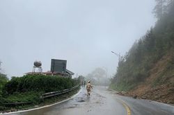 CSGT Phú Thọ đề nghị người dân tạm thời không lên xuống núi Tam Đảo