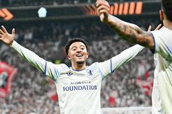 Jadon Sancho lập kỷ lục ngày Aston Villa đi vào lịch sử